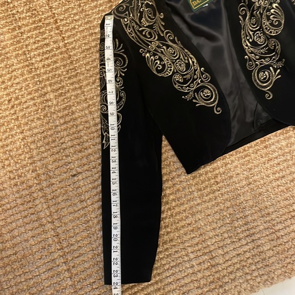 Suede vintage leather Danier bolero cropped jacket with exaggerated shoulders - Picture 3 of 6